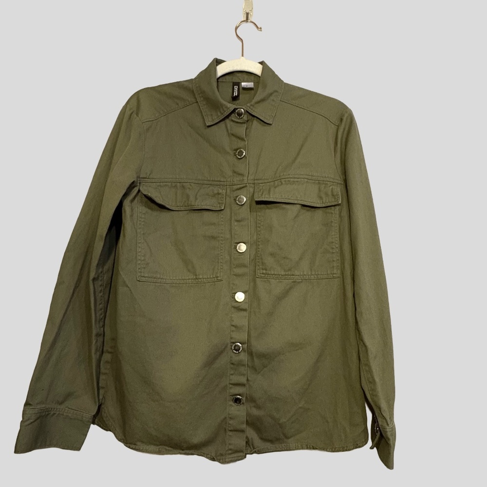 Women Green Top | H&M DIVIDED | SIZE: XS | Button-up Casual